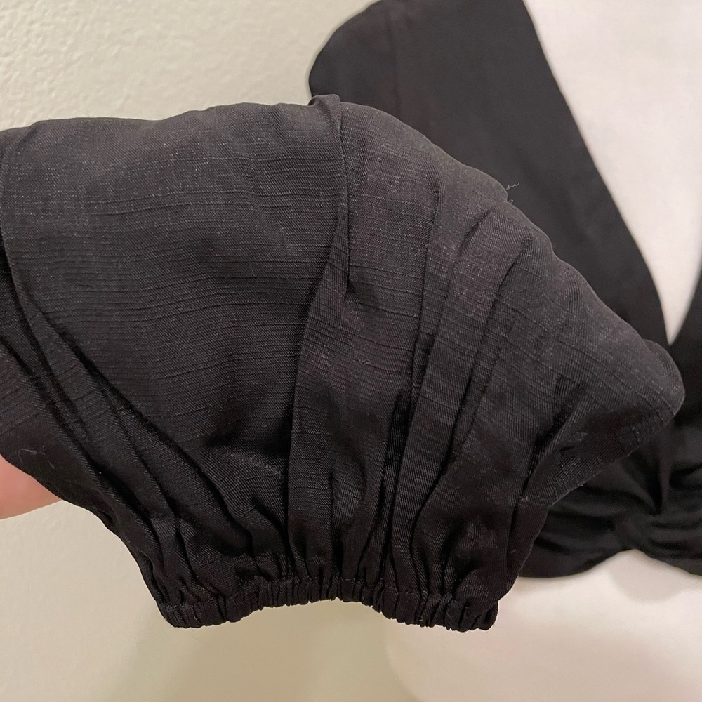 NWT MINKPINK Harper Twist Blouse Black Size Small S​​​​​​​ - Picture 7 of 8